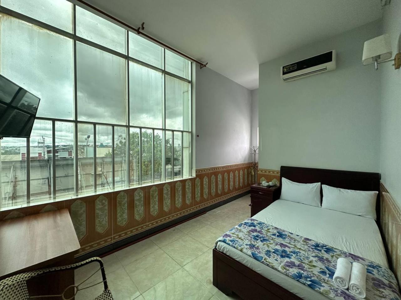 Tien Dat Motel Pleiku Exterior photo