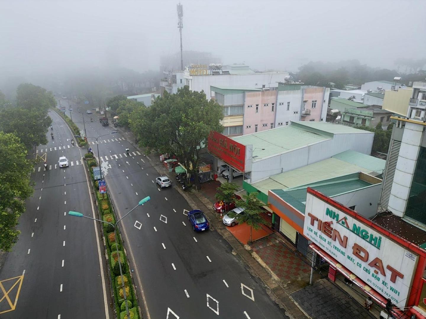 Tien Dat Motel Pleiku Exterior photo