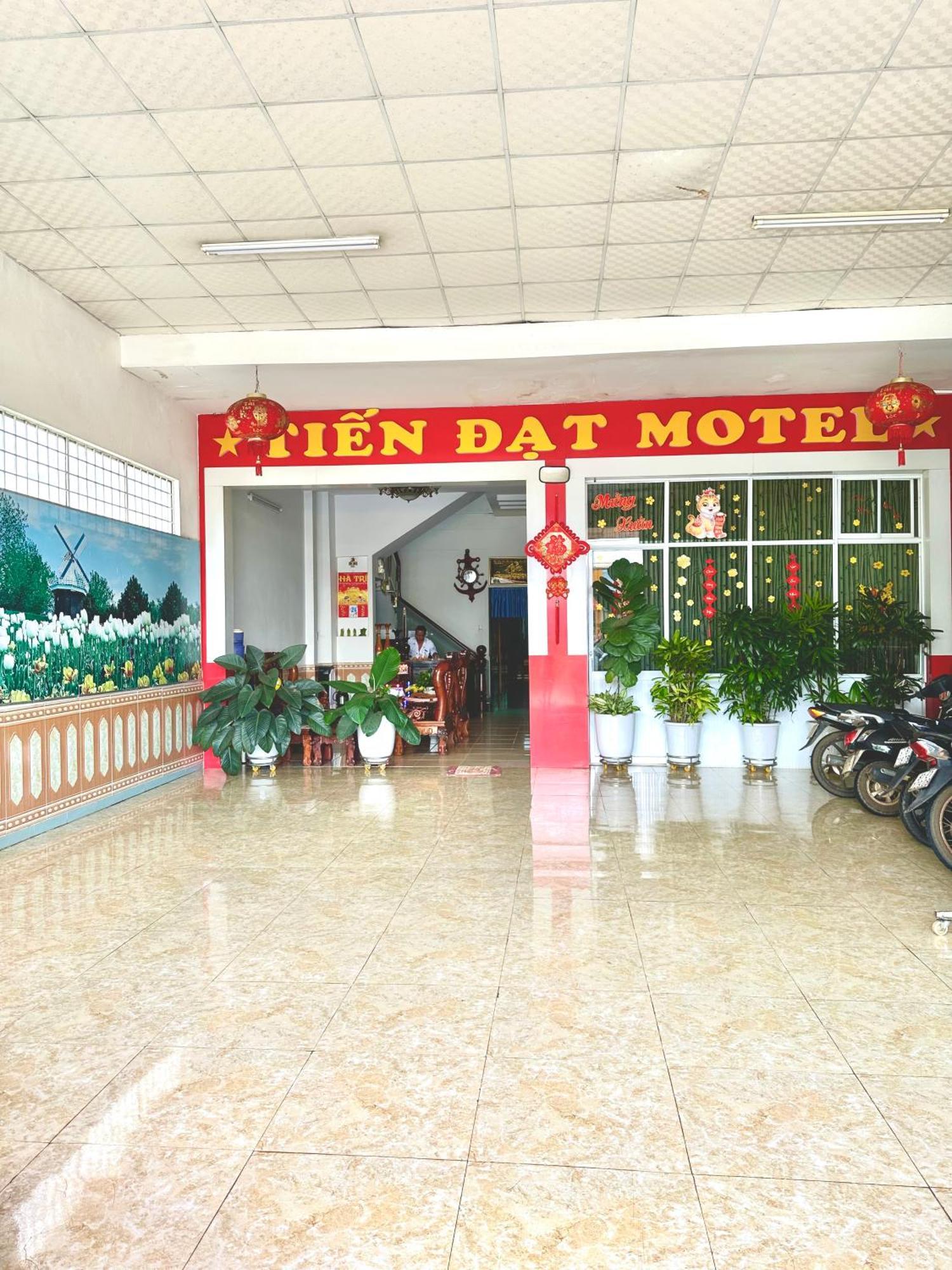 Tien Dat Motel Pleiku Exterior photo
